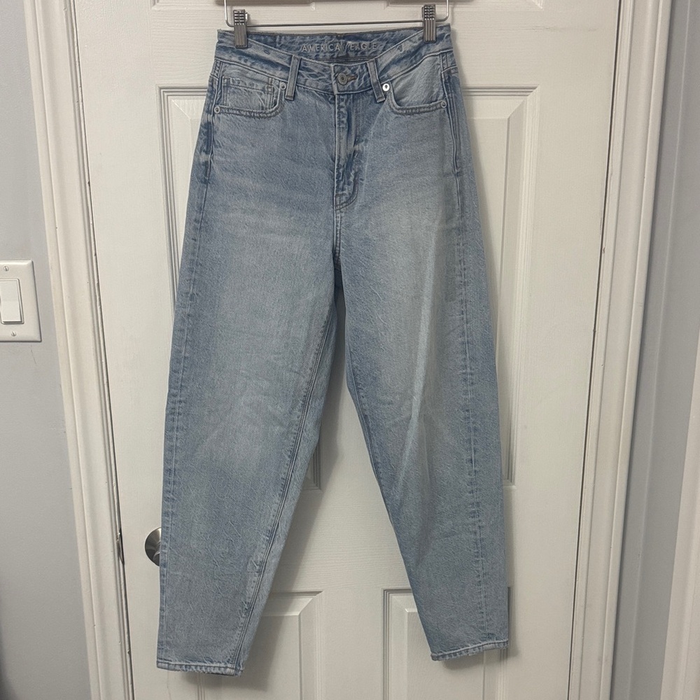 2. American Eagle Outfitters Relaxed Mom Jeans